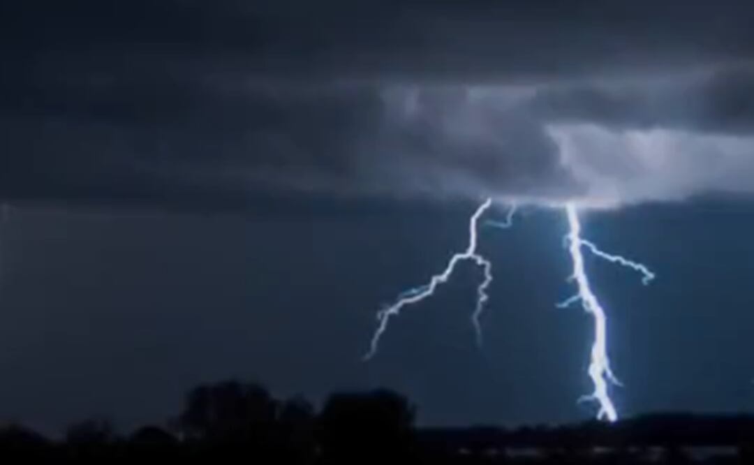 El Departamento Meteorológico de India pronosticó que las tormentas eléctricas continuarán en el estado los próximos cuatro días. Foto: Tomada del video