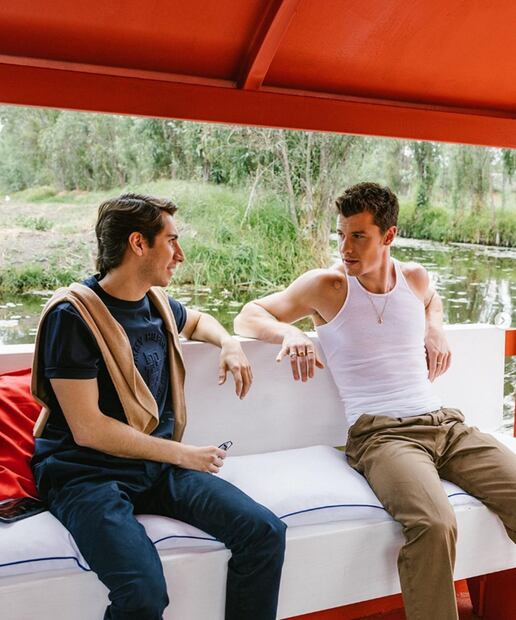 Andy Zurita y Shawn Mendes visitaron las trajineras de Xochimilco, donde aprendieron a hacer una tortilla con masa azul. 
Foto: Instagram