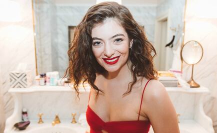 La nota secreta que Lorde usó en su vestido rojo de los Premios Grammy 2018