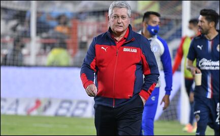 Chivas hace oficial la renovación de Víctor Manuel Vucetich