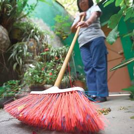 Piden proteger derechos de los trabajadores domésticos