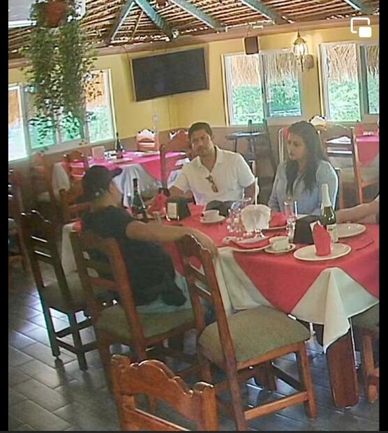 La alcaldesa de Chilpancingo, Norma Otilia Hernández reunida con un líder criminal Foto: Especial