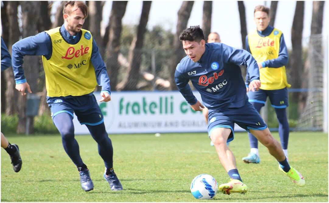 'Chucky' Lozano volvió a los entrenamientos del Napoli y podría jugar ante el Milan / FOTO: Twitter: @sscnapoliES