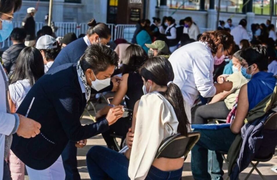 Si te vacunaste por la tarde podrías tener una mayor protección contra el Covid-19: estudio