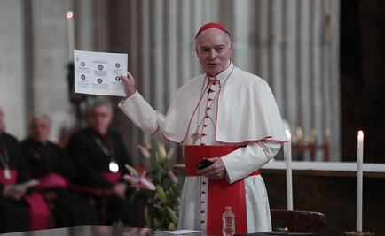 Aguiar Retes oficia misa vespertina de la cena del señor