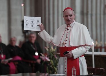 Aguiar Retes oficia misa vespertina de la cena del señor
