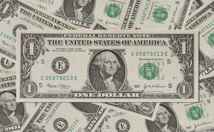 Dólar cierra en $18.60 en bancos
