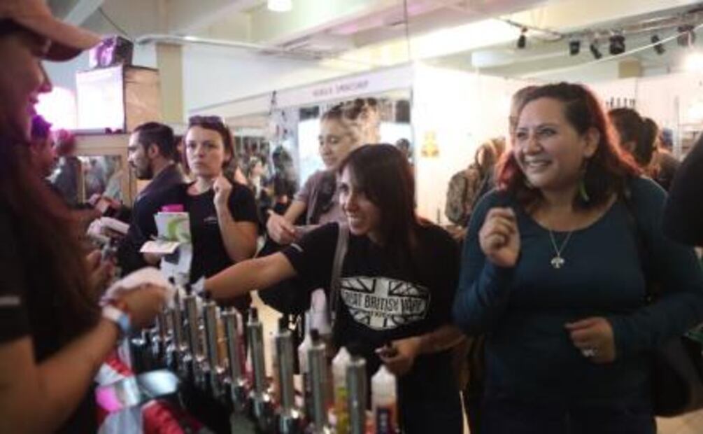 ExpoWeed, el evento para conseguir cerveza de marihuana y pipas para fumar “mota” 