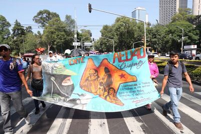 Llaman padres de los 43 a no obstaculizar investigaciones