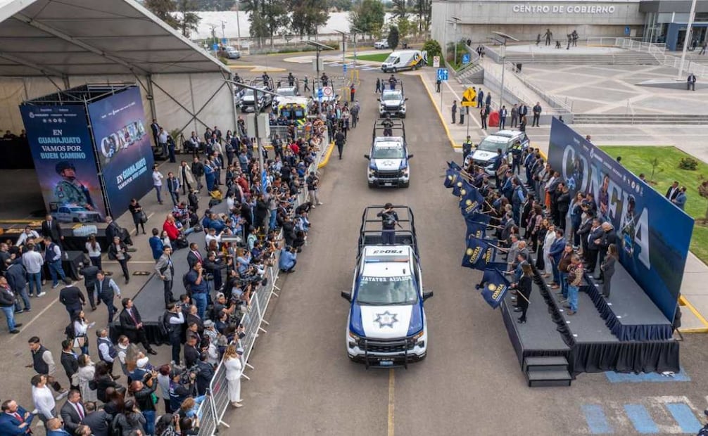 Libia Dennise refuerza seguridad en Irapuato, Guanajuato; entrega patrullas a corporaciones municipales.
Foto: Especial.