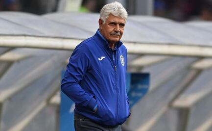 Tuca Ferretti le dedica horas extras a un futbolista del Cruz Azul