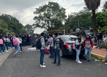 Desalojan nuevamente a estudiantes de la UAEM por amenaza de bomba