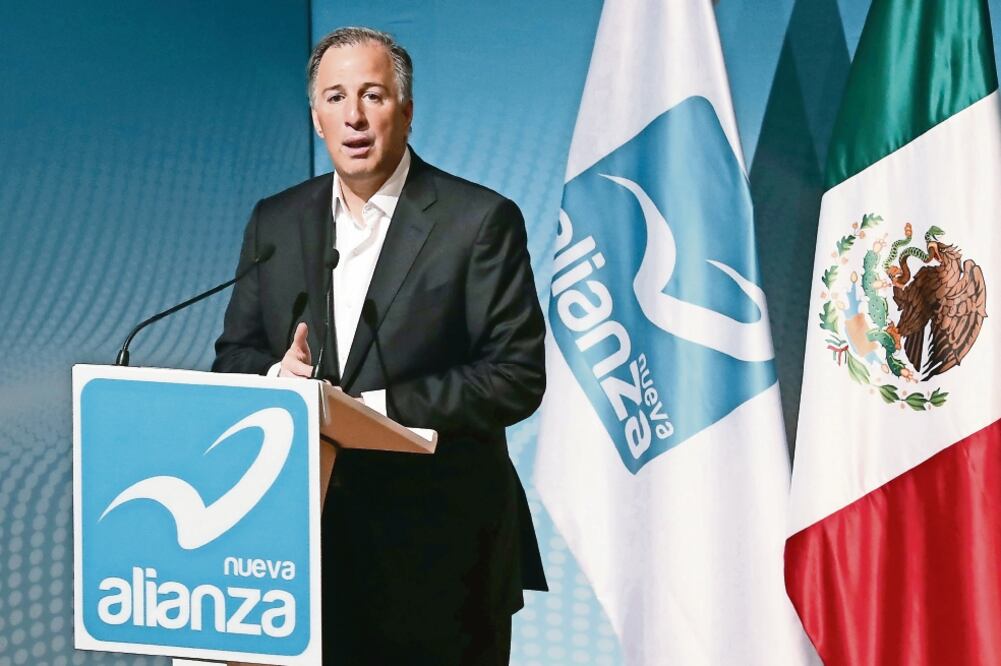 Al asumir la precandidatura del partido turquesa, José Antonio Meade Kuribreña subrayó que con Nueva Alianza se tiene la coincidencia en el valor del respeto y en que el diálogo vence siempre al rencor. (JUAN CARLOS REYES. EL UNIVERSAL)