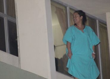 Mujer intenta lanzarse del tercer piso de un hospital del IMSS en Coahuila