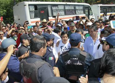 Aplican primer descuento a 58 mil maestros de Oaxaca