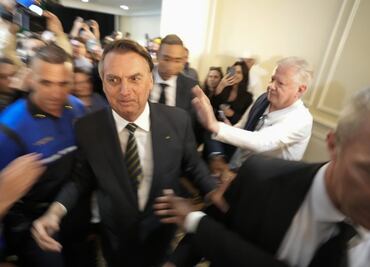 Varias pesquisas en Brasil apuntan a Bolsonaro, pero sus decisiones sobre el Covid lo alcanzan primero