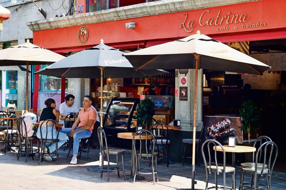 Restaurantes y negocios similares aumentan sus precios por la alta demanda que tienen, opinan expertos, Foto: Germán Espinosa / EL UNIVERSAL