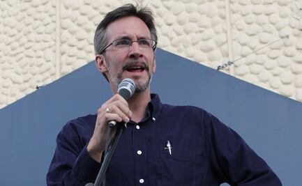 John Ackerman festeja acuerdo para 4 consejeros del INE