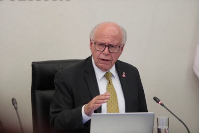 Se debe trabajar en un servicio Salud que transparente los recursos: Narro