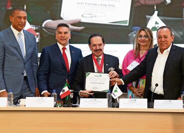 Reconocen al Lic. Juan Francisco Ealy Ortiz por su huella profunda en el periodismo