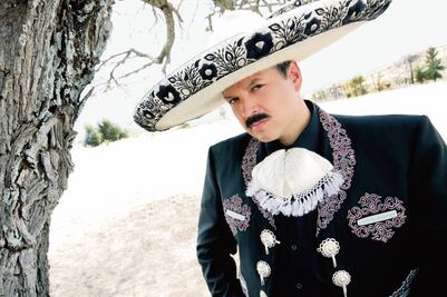 Pepe Aguilar se une a Slim para apoyar a damnificados