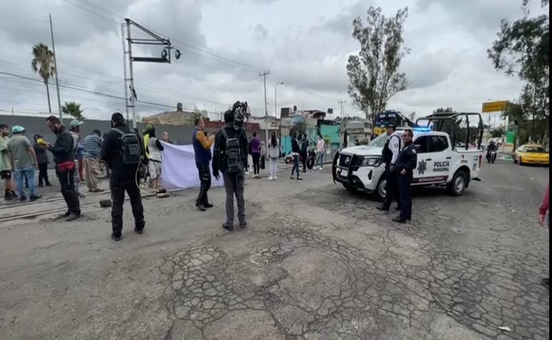 Lluvia provoca brote de combustible en Nezahualcóyotl y GAM; vecinos bloquean vías y exigen cambios de ductos. Foto; Emilio fernández