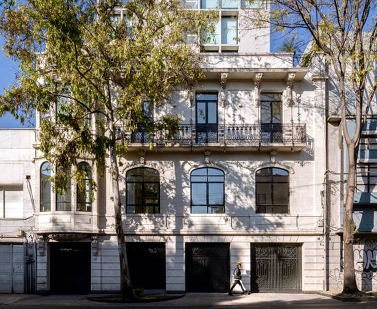 Balcones, ménsulas y zaguanes ornamentados son sólo parte de los elementos que conserva el edificio, gracias al trabajo de renovación de PPAA. Foto: Rafael Gamo/Instagram.