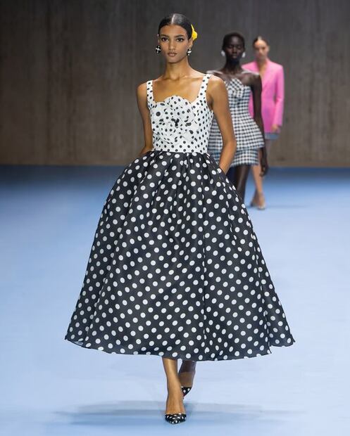 Los lunares están en tendencia esta temporada. Vestido de Carolina Herrera. Foto: Especial