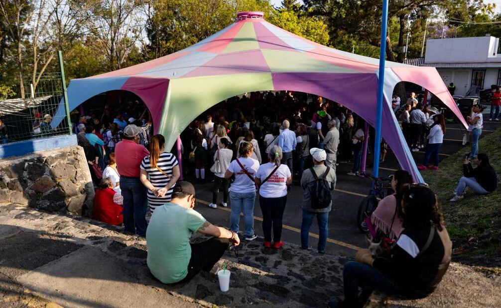 Vecinos de Álvaro Obregón sostienen reunión con personal de la alcaldía contra construcción de Utopía (27/03/2025). Foto: Hugo Salvador / El Universal