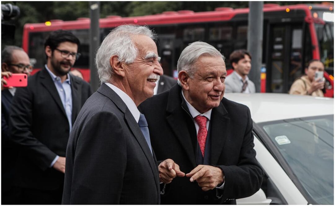 El presidente Andrés Manuel López Obrador sostuvo una reunión con empresarios en el Museo Kaluz. Foto: Gabriel Pano/ EL UNIVERSAL