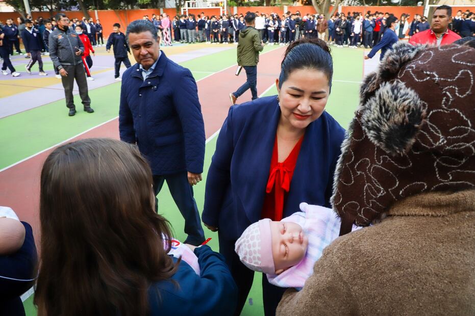 Dan bebés falsos a adolescentes de Tlalnepantla. FOTO: Especial/ EL UNIVERSAL/