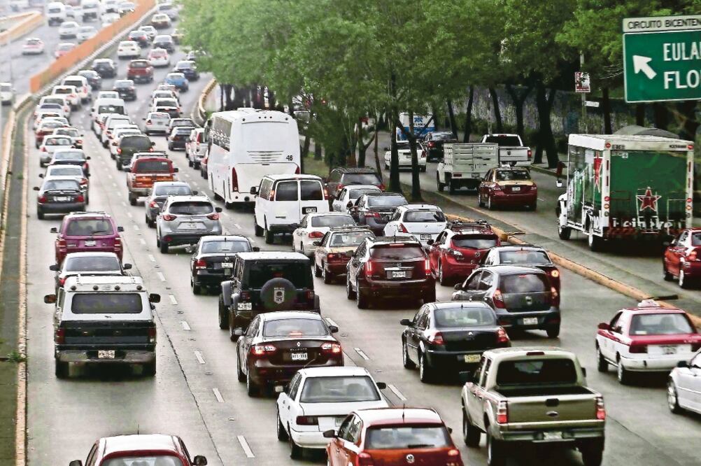 De acuerdo con el estudio, las alzas en el precio de las gasolinas fueron factor relevante para la elección de compra de un auto (ARCHIVO EL UNIVERSAL)