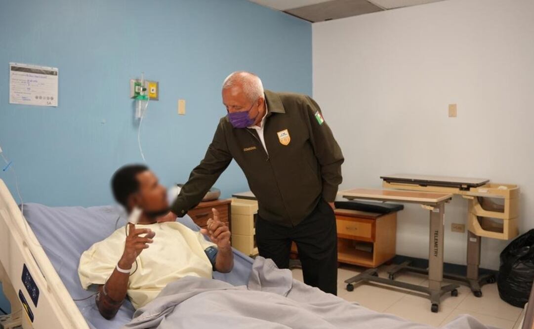 INM entrega tarjetas de visitantes por razones humanitarias a lesionados por incendio / Foto: Cortesía INM