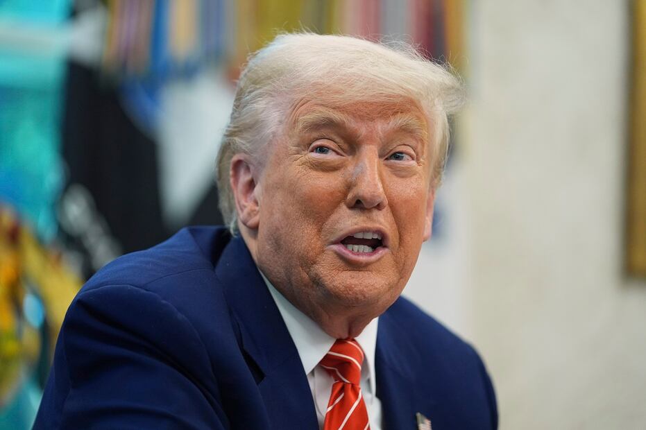 El presidente Donald Trump habla durante una conferencia de prensa con Elon Musk en la Oficina Oval de la Casa Blanca, el viernes 30 de mayo de 2025, en Washington. Foto: AP