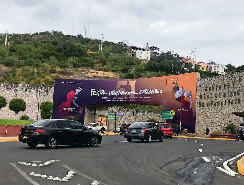 Las carreteras libre y de cuota, de entrada y salida de la ciudad, cuentan con la presencia de unidades militares, de la Guardia Nacional. Foto: Xóchitl Álvarez | El Universal