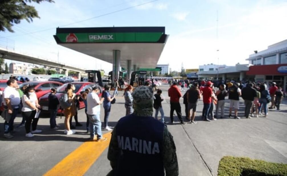 Caos y filas inmensas: así fue la vacunación contra Covid en la Escuela Naval Militar