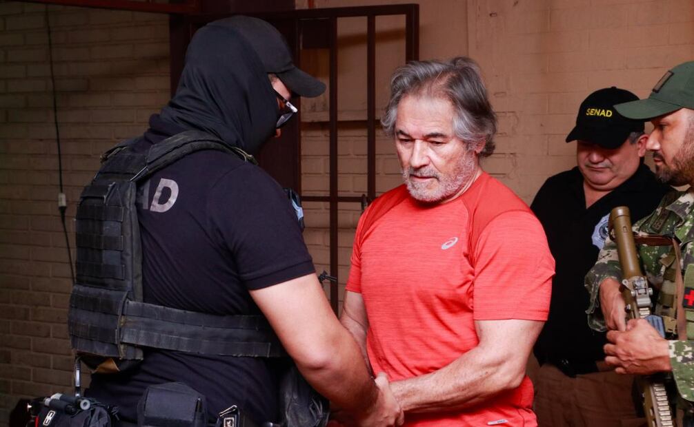 Realizan traslado desde Paraguay a México de Hernán Bermúdez, presunto líder de "La Barredora". Foto: Senad (@senad_paraguay)