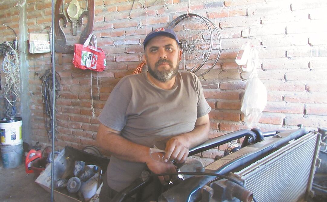 Arturo vive de la siembra de maíz, pero advierte que los insumos han subido de precio. Foto: Raúl Torres/ EL UNIVERSAL 