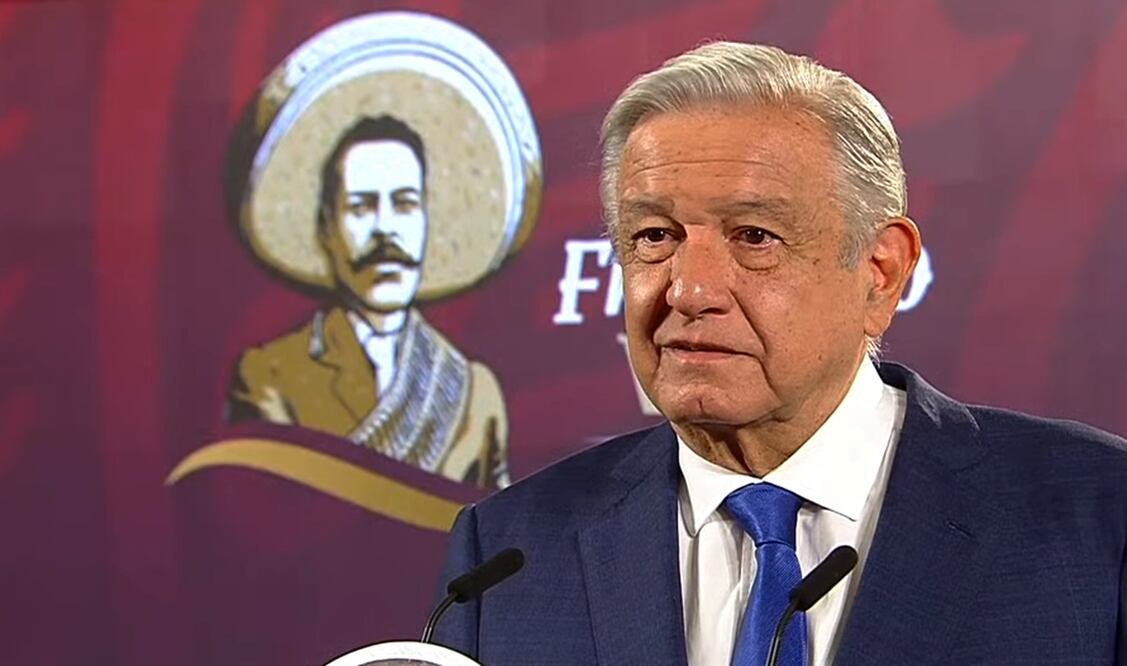 -“No, nosotros no espiamos, no somos iguales, no torturamos y en este gobierno no hay masacres y se respetan los derecho humanos”, dijo López Obrador