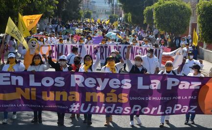 Marchan cientos de mujeres en Los Reyes La Paz; exigen declaratoria de Alerta de Género 