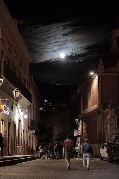 Ilumina a México "superluna" de octubre