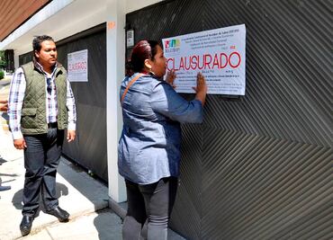 Clausuran negocios y retiran ambulantes en Satélite