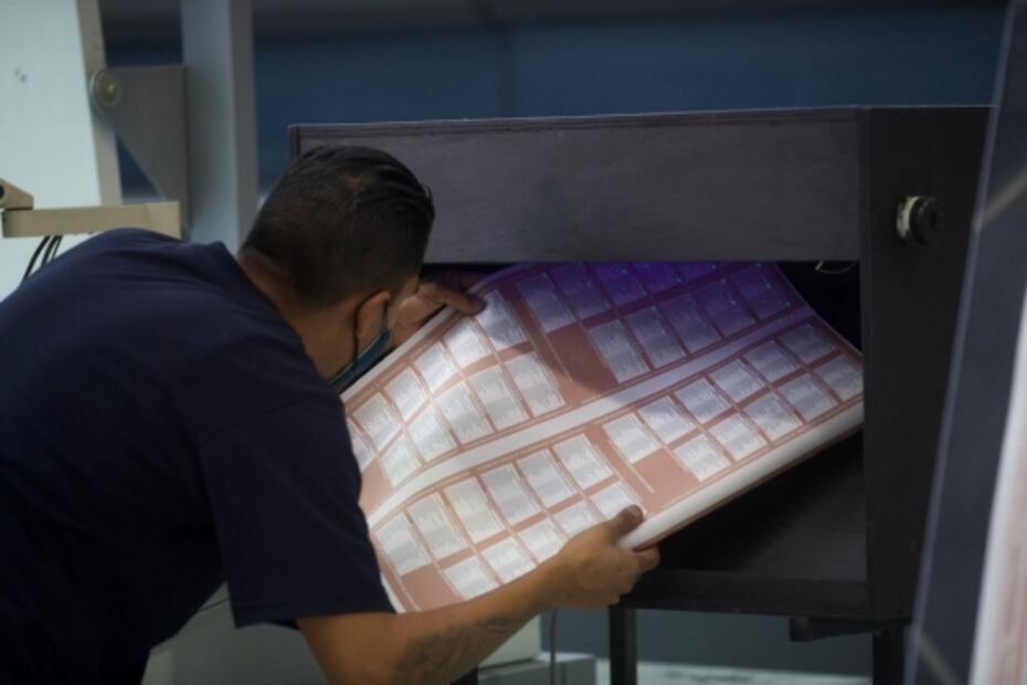 IECM da banderazo de inicio para impresión de boletas y material electoral 