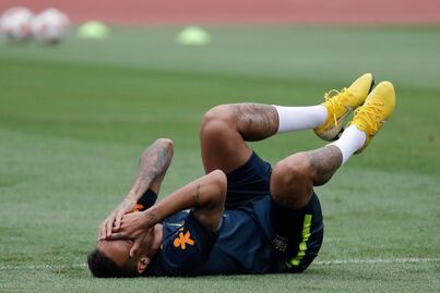 Rivaldo le aconseja a Neymar olvidar las críticas y seguirse tirando