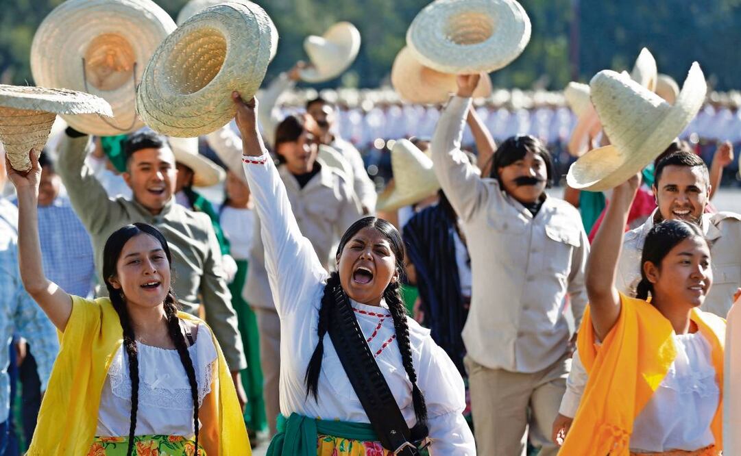 El desfile, a realizarse el próximo 20 de noviembre, iniciará a las 10:00 horas en el Zócalo capitalino y culminará en el Monumento a la Revolución. Foto: Berenice Fregoso / EL UNIVERSAL