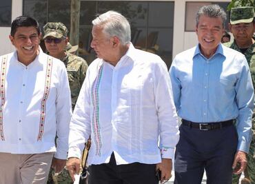 AMLO supervisa obra de construcción del Tren Interoceánico en el Istmo