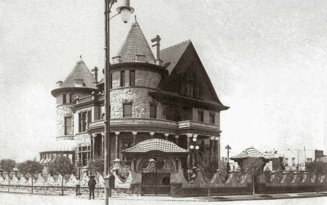 El castillo errante de la CDMX, de la Roma a las Lomas