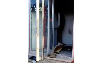 Roban e incendian cajero en comandancia de Policía en Hidalgo