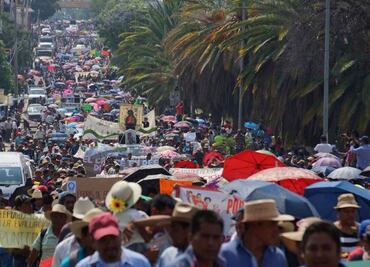 Inicia marcha de maestros y padres en Oaxaca