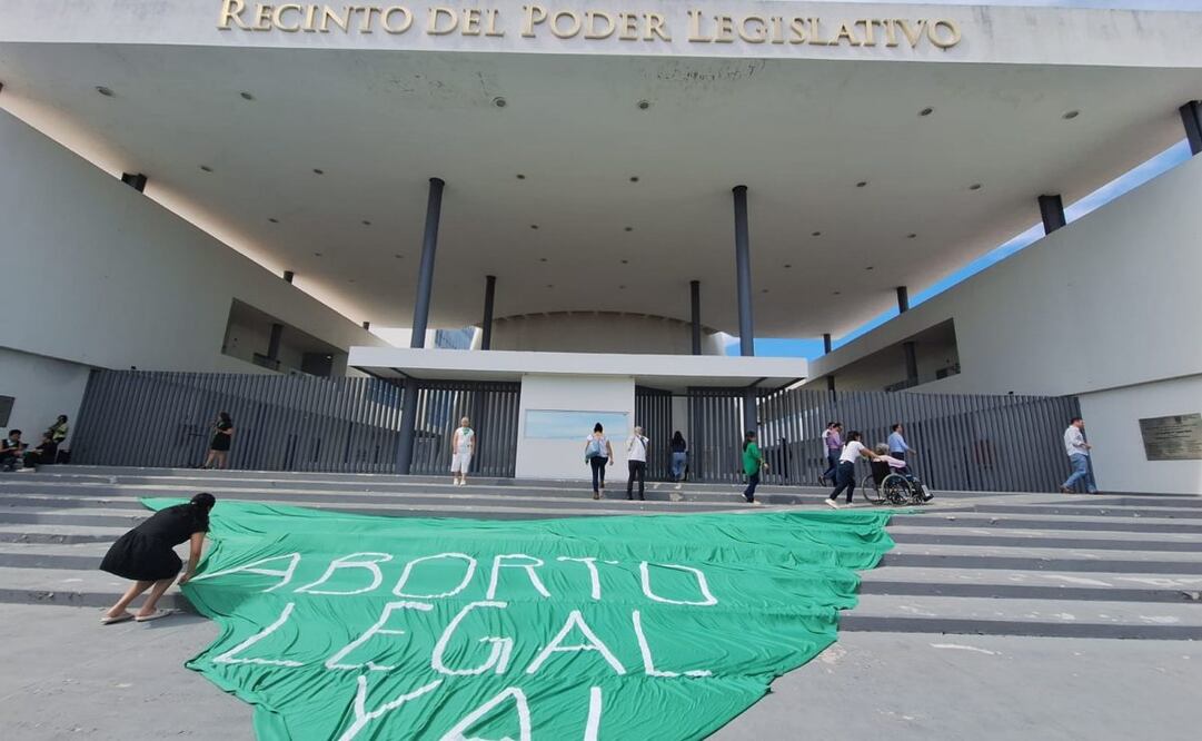 Diputados de Yucatán avalaron este decreto, que contempla las iniciativas para reformar los artículos 389, 390, 391 y 393, y derogar el 392 del Código Penal del Estado. Foto: Especial